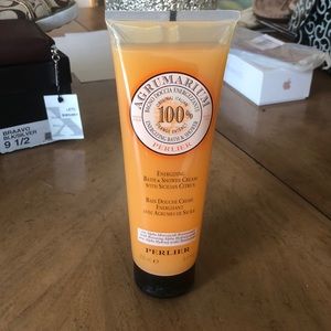 Bath and shower cream